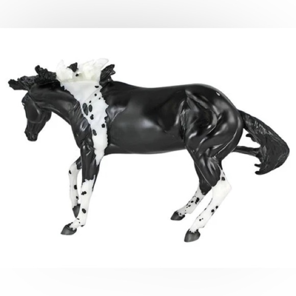 Breyer traditional “Paint me a Pepto” Model horse - Picture 3 of 9